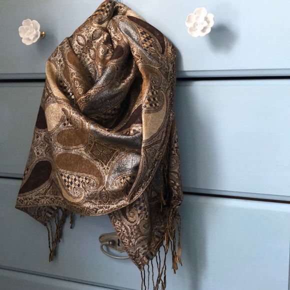 Scarf - Picture 3 of 4